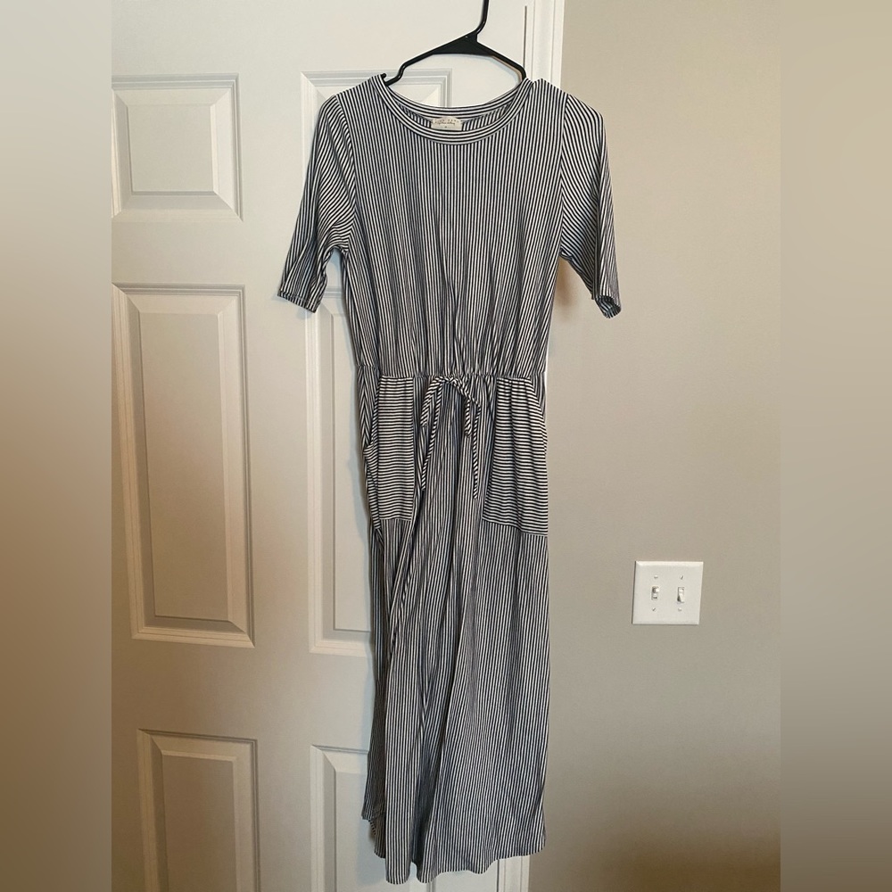 MIDI dress worn 2X size medium